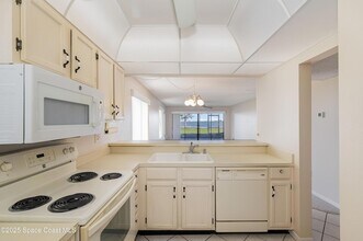 3799 S Banana River Blvd, Unit 1001 in Cocoa Beach, FL - Foto de edificio - Building Photo