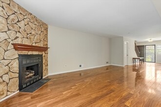 83 Patriots Rd in Morris Plains, NJ - Building Photo - Building Photo