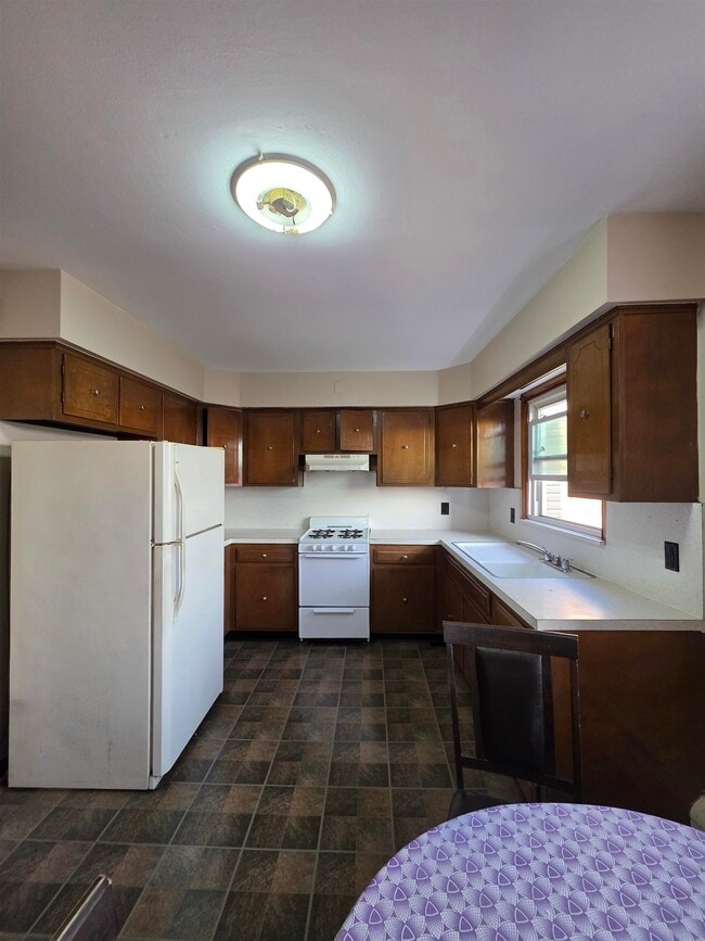 229 Griffith St in Jersey City, NJ - Building Photo - Building Photo