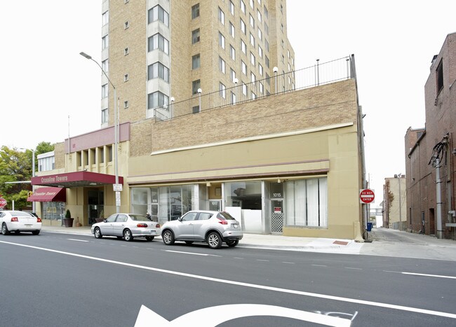 Townhome in Kansas City, KS - Foto de edificio - Building Photo