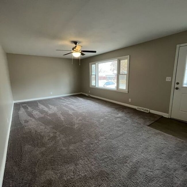 2703 W Walker Ave in Wichita, KS - Building Photo - Building Photo
