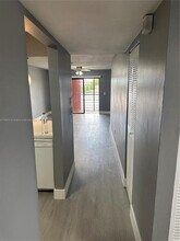 862 NE 209th St in North Miami Beach, FL - Building Photo - Building Photo