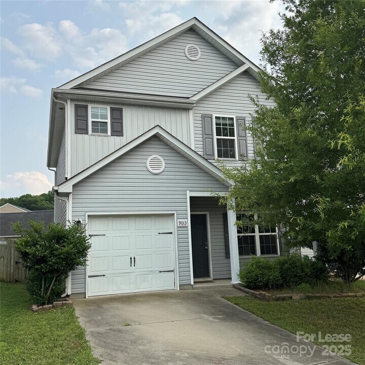 9013 Maidenhair Ct in Charlotte, NC - Building Photo
