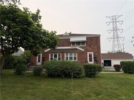 806 Cleveland Dr in Buffalo, NY - Building Photo