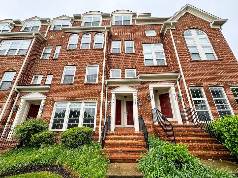 9606 Wigfall Way in Manassas Park, VA - Building Photo