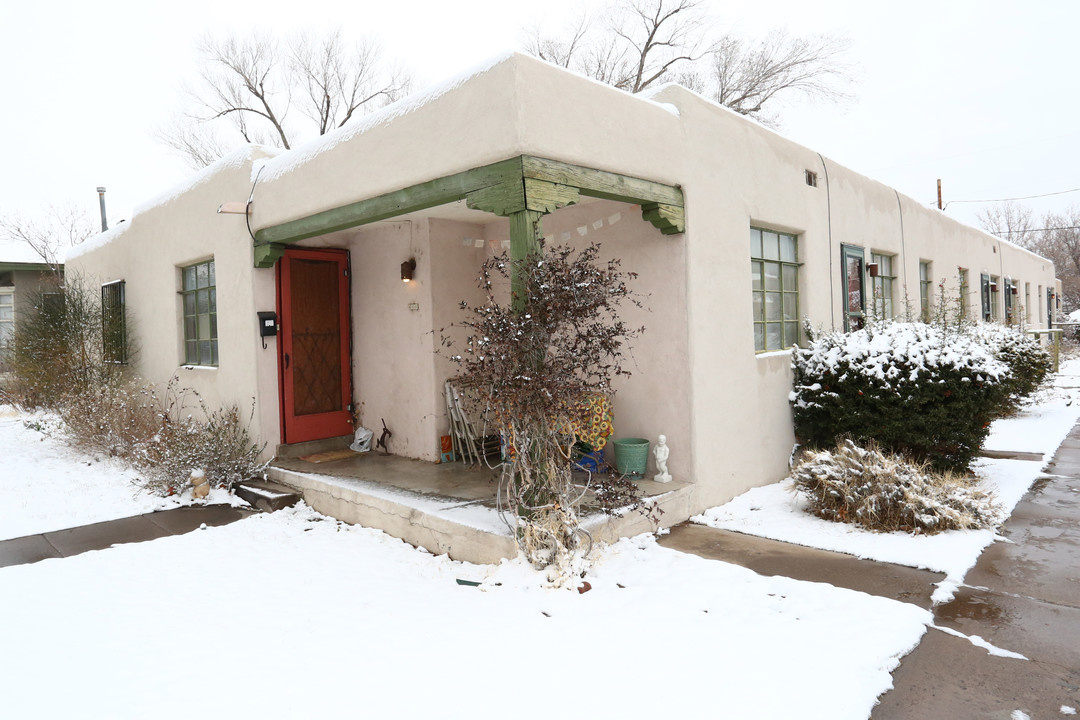 1017-1025 Fruit Ave NW in Albuquerque, NM - Building Photo