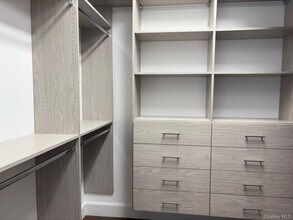 1005 Mill Creek S in Roslyn, NY - Building Photo - Building Photo