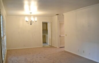 165 W Rampart Dr in San Antonio, TX - Foto de edificio - Building Photo