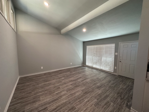 2124 32nd St-Unit -B in Lubbock, TX - Building Photo - Building Photo