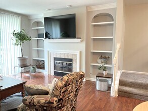 62 Harvest Gate Rd in Lake In The Hills, IL - Building Photo - Building Photo