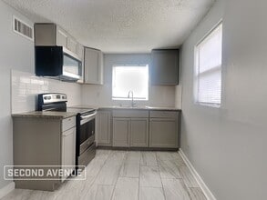 5637 Dunmire Ave in Jacksonville, FL - Building Photo - Building Photo