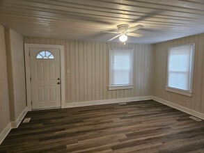 2525 Beaufort Ave-Unit -Unit B in Virginia Beach, VA - Building Photo - Building Photo