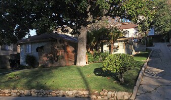 6133 Piedmont Ave in Los Angeles, CA - Building Photo