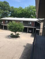 706 Denson Dr, Unit 206 in Austin, TX - Building Photo