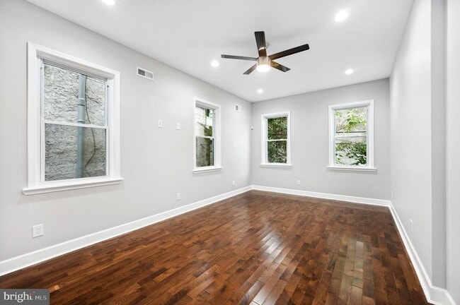 property at 5022 Arch St