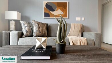 3706 Goodwin Ave in Austin, TX - Foto de edificio - Building Photo