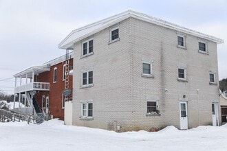 19 Main St in Colebrook, NH - Building Photo - Building Photo