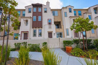 1111 Via Lucero Via in Oceanside, CA - Building Photo - Building Photo