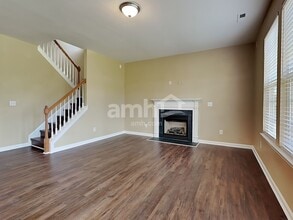 1404 Manley Ct in Fuquay Varina, NC - Building Photo - Building Photo