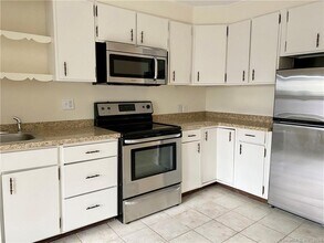 242 S Main St in Cheshire, CT - Building Photo - Building Photo