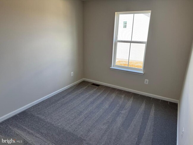 1257 Cedar Vly Rd in Ranson, WV - Building Photo - Building Photo