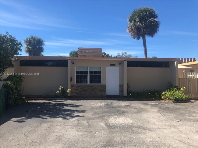 property at 15018 Royal Palm Ct