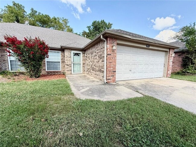 property at 812 Oakwood Ct