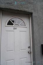 2031 W 23rd St, Unit #7 in Chicago, IL - Foto de edificio - Building Photo