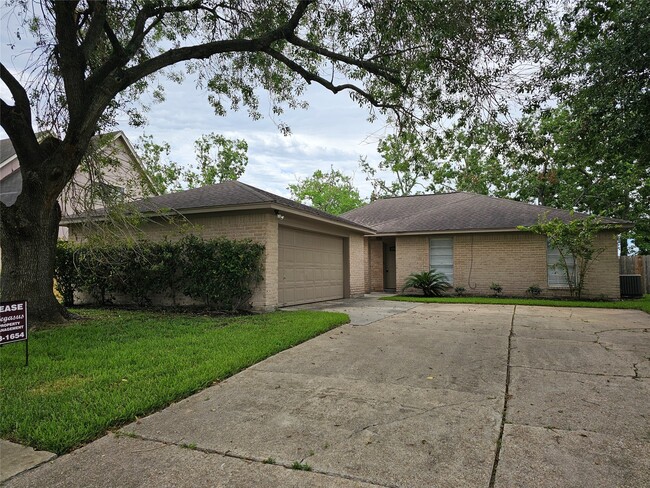 property at 2312 Meadow Green Dr