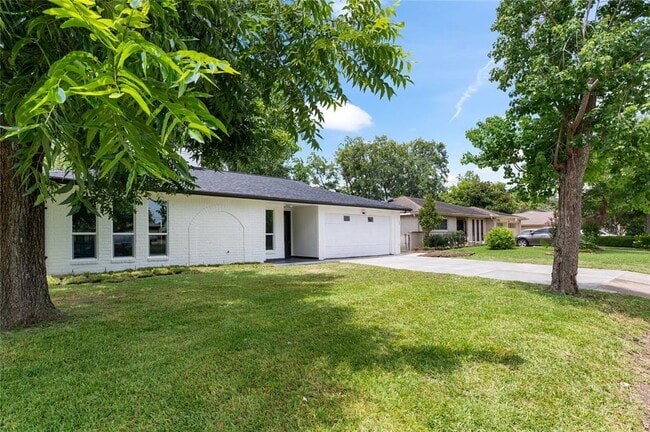 11507 W Bellfort St in Houston, TX - Building Photo - Building Photo