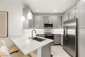 7622 Rockefeller Dr in Naples, FL - Building Photo - Building Photo