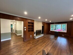 56 Mcguire Rd in Trumbull, CT - Building Photo - Building Photo