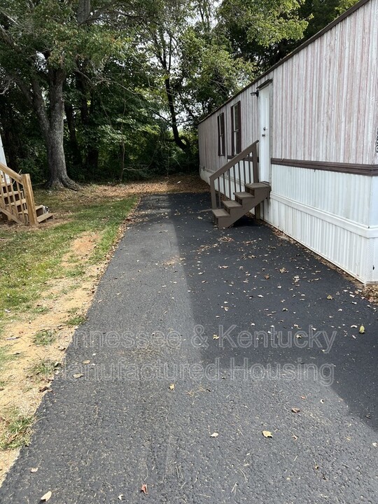 1104 Columbia Ave in Glasgow, KY - Building Photo