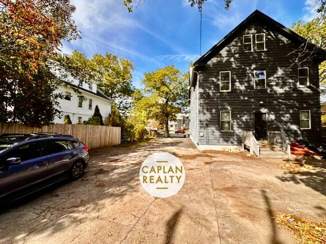 2 Derby Ave, Unit 3 in New Haven, CT - Building Photo - Building Photo