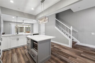 26532 Castleview Way in Wesley Chapel, FL - Building Photo - Building Photo
