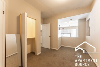 2732 W Chicago Ave, Unit 1F in Chicago, IL - Building Photo - Building Photo