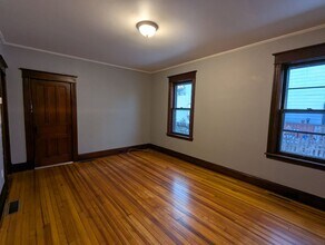 60 McElwain Ave in Cohoes, NY - Building Photo - Building Photo