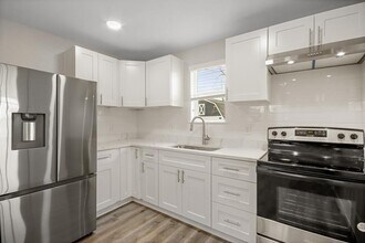 1809 Waco St in Dayton, TX - Building Photo - Building Photo