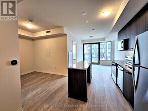 3006 William Cutmore Blvd in Oakville, ON - Building Photo - Building Photo