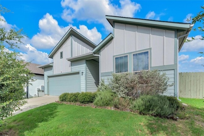 10024 Dalliance Ln in Manor, TX - Foto de edificio - Building Photo