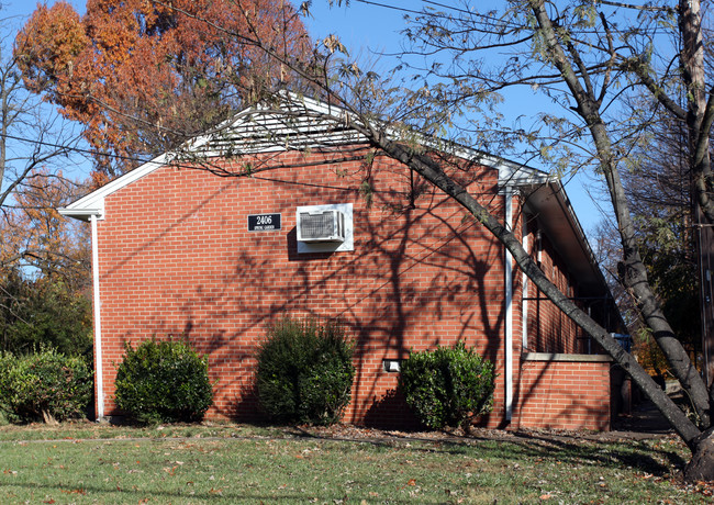 2406 Spring Garden St in Greensboro, NC - Building Photo - Building Photo