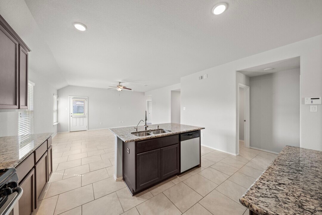 23703 Giardini Dr in Katy, TX - Building Photo