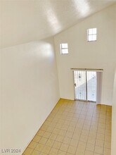 6168 Bluehill Ave in Las Vegas, NV - Foto de edificio - Building Photo