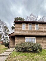 429 Hickorywood Cir in Richmond, VA - Building Photo