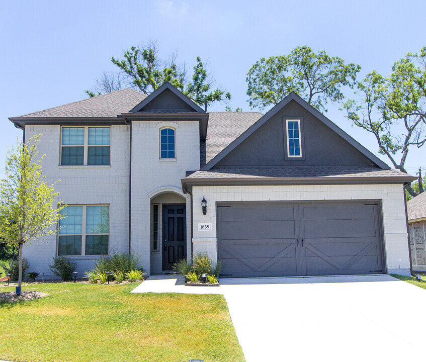 1859 Barnhill Ln in Van Alstyne, TX - Building Photo