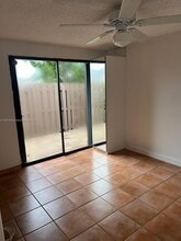 8102 SW 20th Ct in Davie, FL - Building Photo - Building Photo