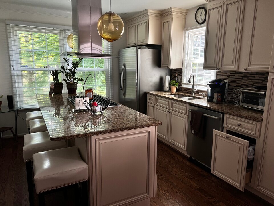 9446 Cloverdale Ct in Burke, VA - Building Photo