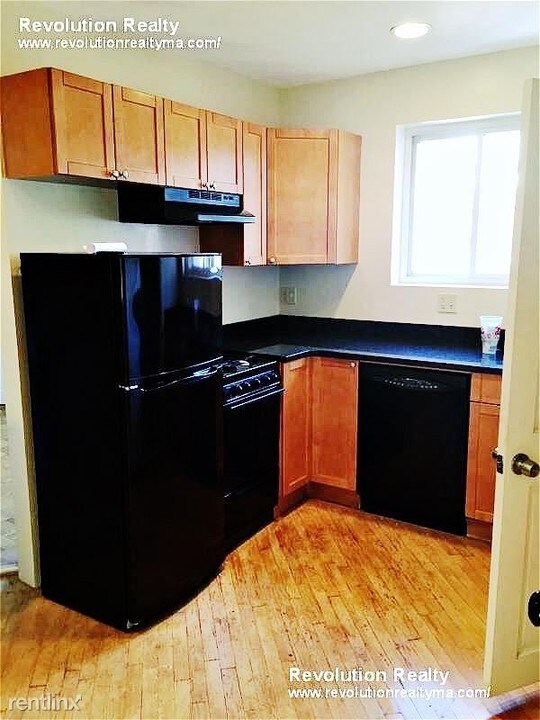 149 Endicott St-Unit -Apt 2 in Boston, MA - Building Photo