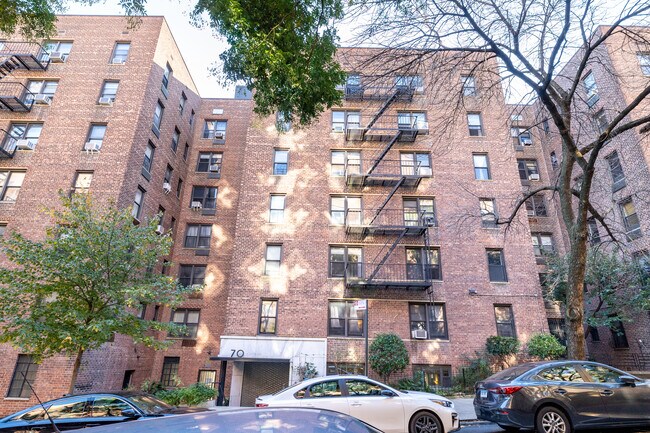 70 Park Ter E in New York, NY - Building Photo - Building Photo