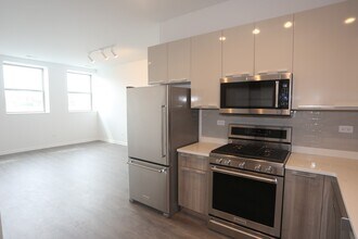 932 W Dakin St in Chicago, IL - Building Photo - Building Photo
